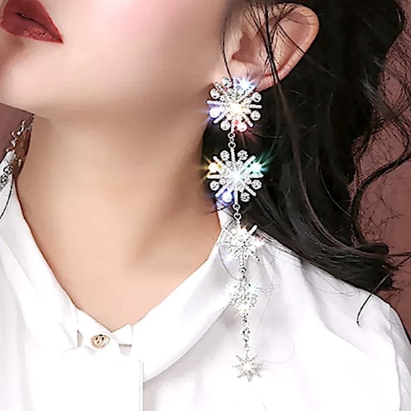 NORTH STAR RHINESTONE DROP EARRINGS - Picture 5 of 7